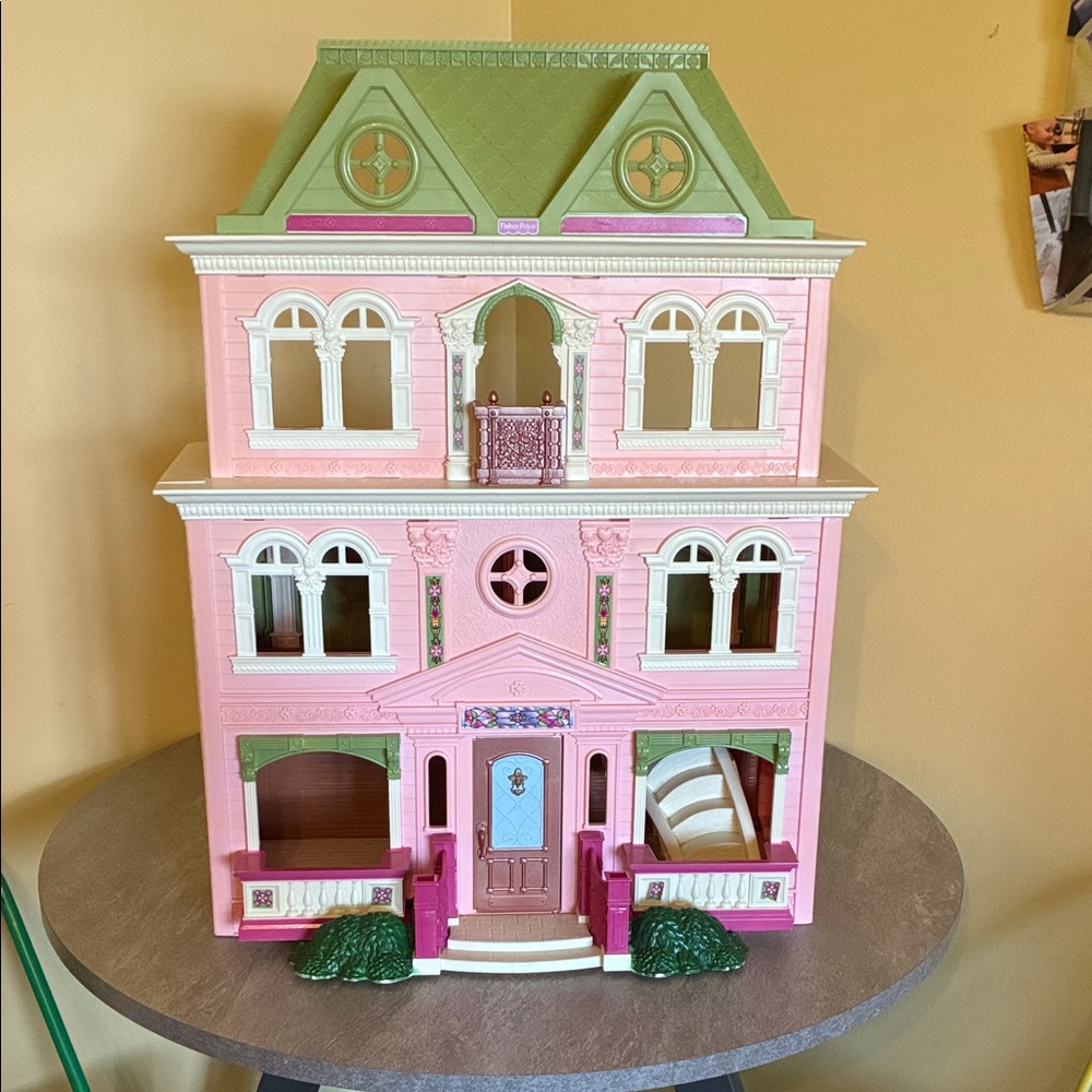 VTG Fisher Price Loving Family Dollhouse 2008